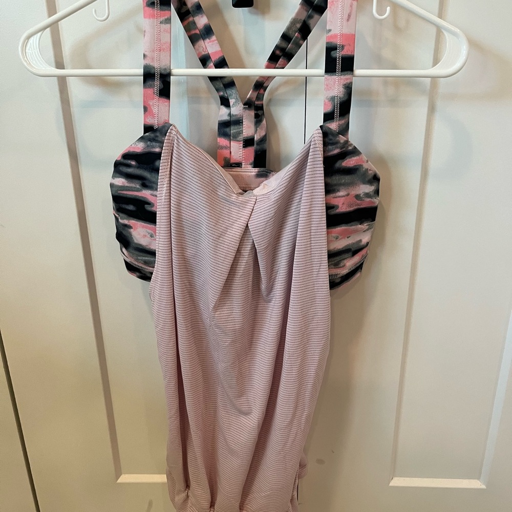 Lululemon size 4 cinched waist pink & black tank